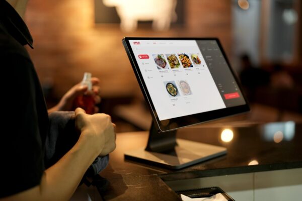 Software TPV para comercio: ventajas de integrar las ventas y las reservas